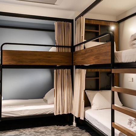 Haka House Κράισττσερτς Εξωτερικό φωτογραφία A capsule hotel in Tokyo