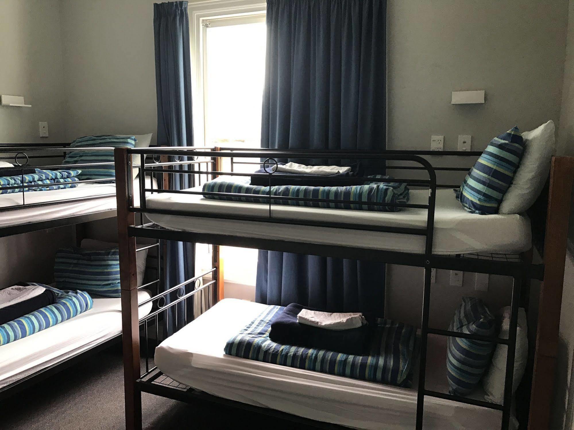 Haka House Κράισττσερτς Εξωτερικό φωτογραφία A typical room at a hostel